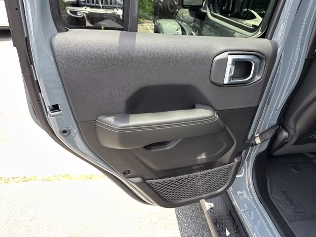 2026 Anvil Clear Coat Jeep Wrangler Sahara 4X4 Convertible