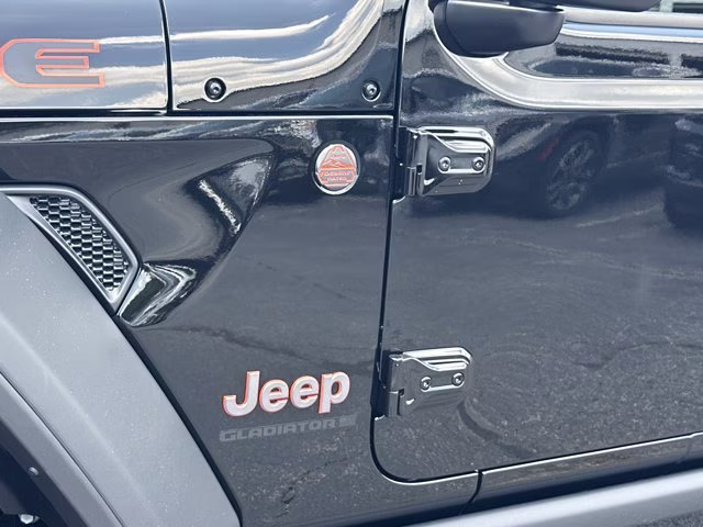 2026 Black Clearcoat Jeep Gladiator Mojave 4X4 Truck