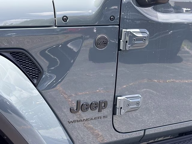 2026 Anvil Clear Coat Jeep Wrangler Sahara 4X4 Convertible