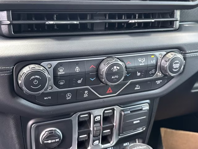 2026 Black Clearcoat Jeep Gladiator Mojave 4X4 Truck