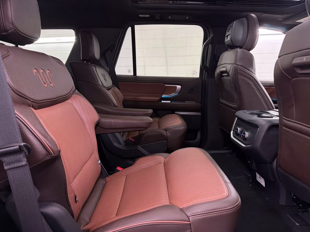 2027 STAR WHITE TRI-COAT Ford Expedition King Ranch 4X4 SUV