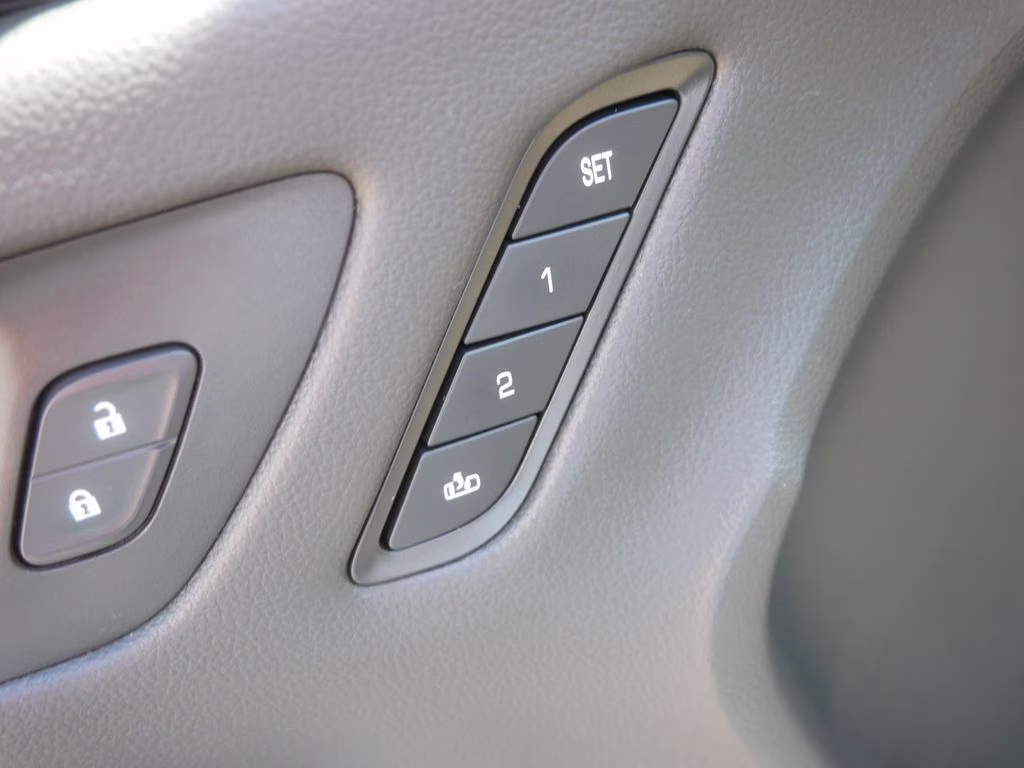 2016 Galaxy Silver Metallic Buick Envision Premium I AWD SUV