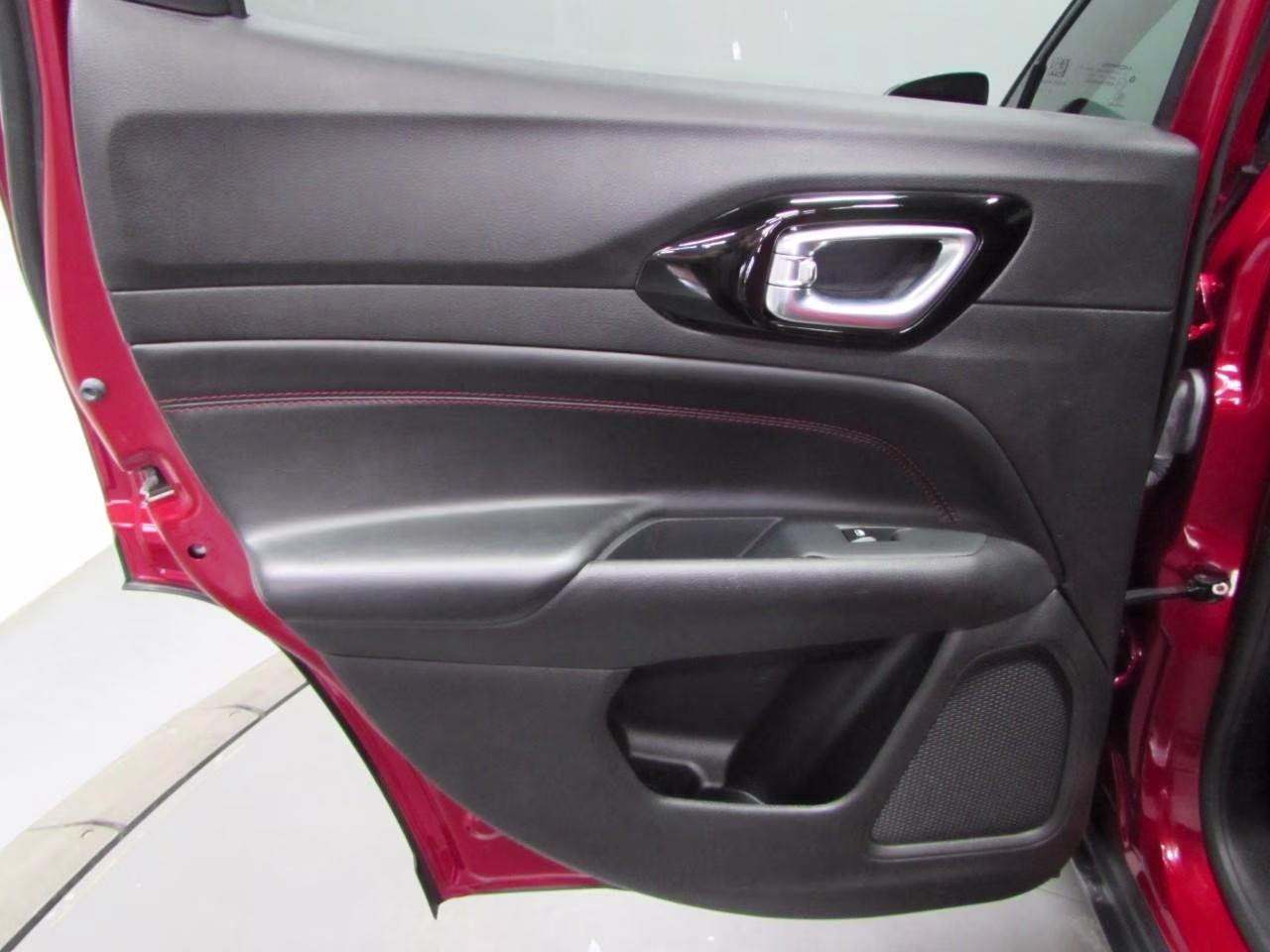 2025 Red Hot Pearlcoat Jeep Compass Trailhawk 4X4 SUV