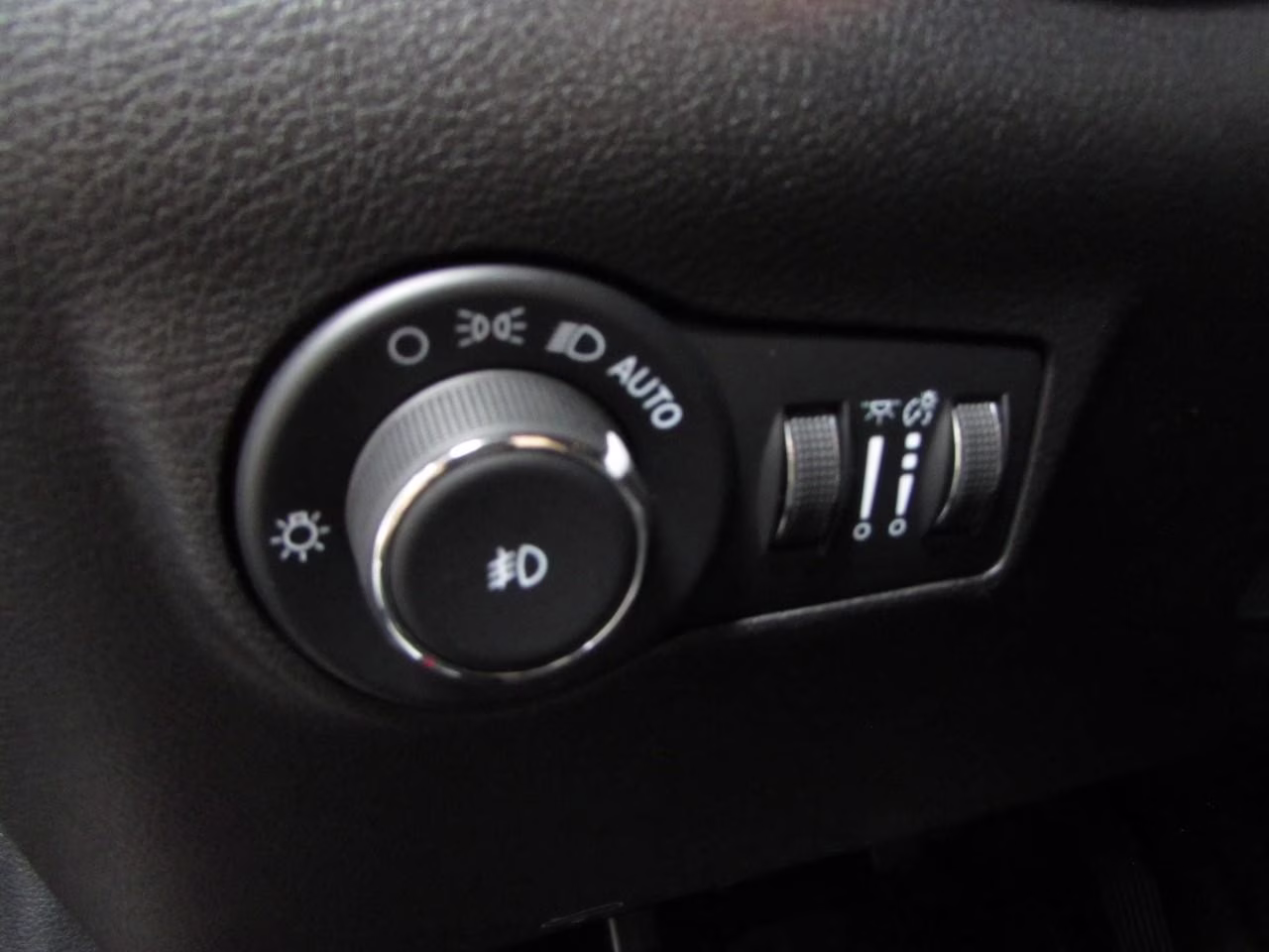 2025 Red Hot Pearlcoat Jeep Compass Trailhawk 4X4 SUV