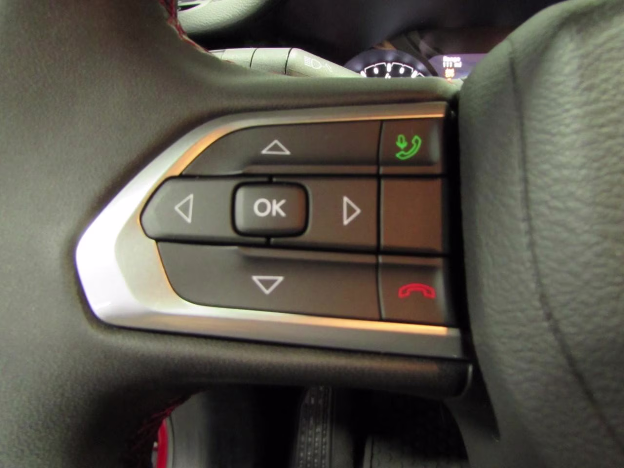 2025 Red Hot Pearlcoat Jeep Compass Trailhawk 4X4 SUV