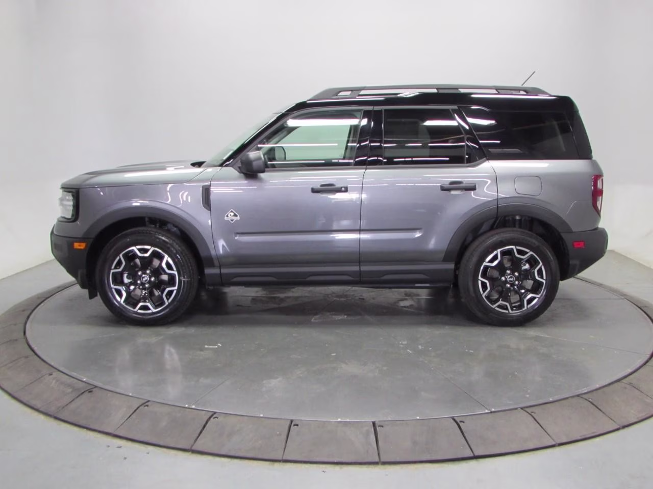 2026 Carbonized Gray Metallic Ford Bronco Sport Outer Banks 4X4 SUV