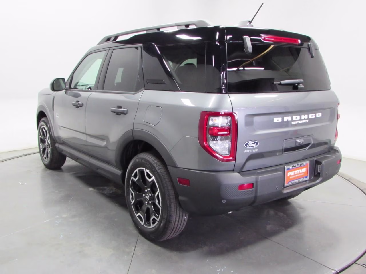 2026 Carbonized Gray Metallic Ford Bronco Sport Outer Banks 4X4 SUV