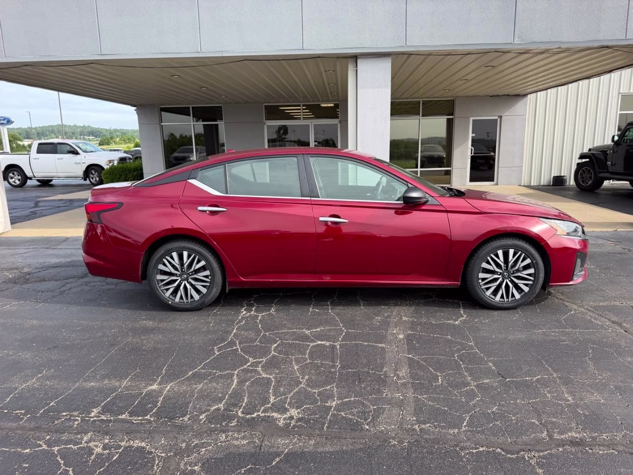 2024 Scarlet Ember Nissan Altima 2.5 SV FWD Sedan