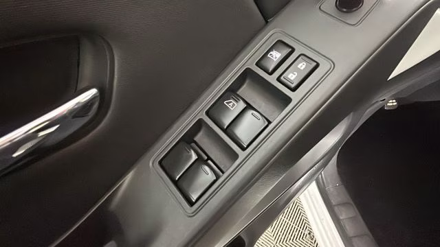 2023 Glacier White Nissan Frontier SV 4X4 Truck