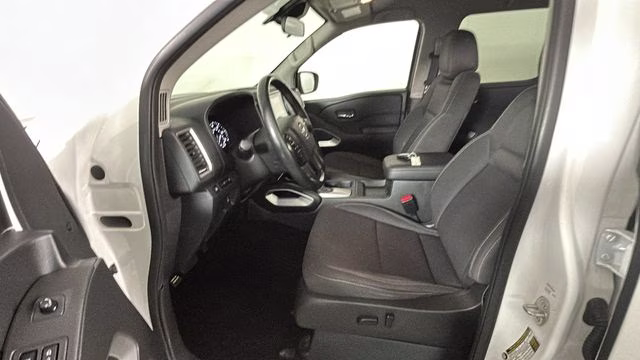 2023 Glacier White Nissan Frontier SV 4X4 Truck