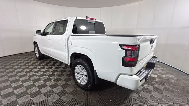 2023 Glacier White Nissan Frontier SV 4X4 Truck
