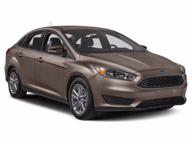 2018 Oxford White Ford Focus SE FWD Sedan