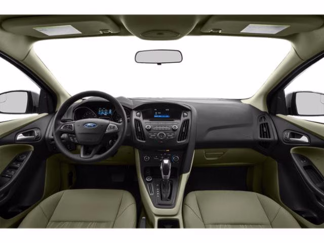 2018 Oxford White Ford Focus SE FWD Sedan