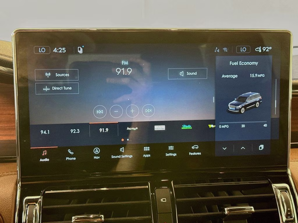 2022 Pearl Metallic Lincoln Navigator L Reserve 4X4 SUV