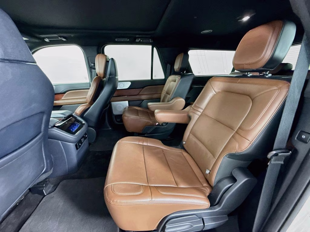 2022 Pearl Metallic Lincoln Navigator L Reserve 4X4 SUV