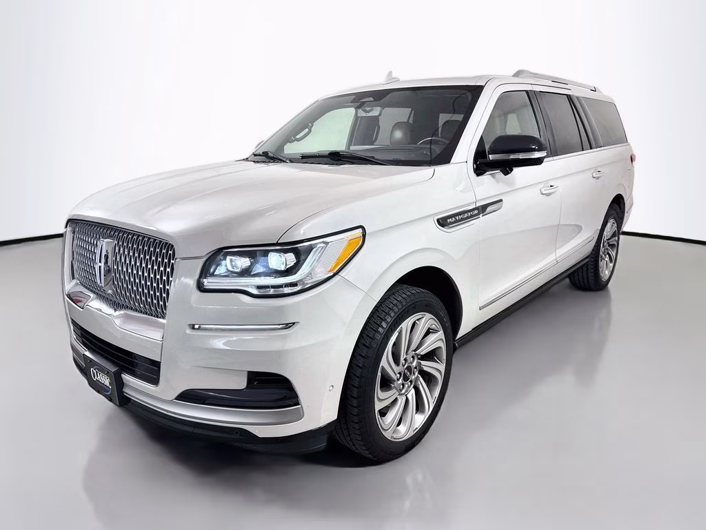 2022 Pearl Metallic Lincoln Navigator L Reserve 4X4 SUV