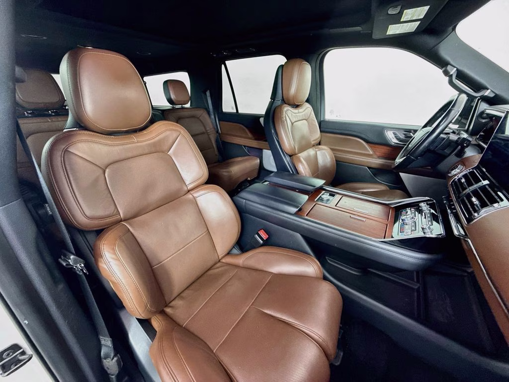 2022 Pearl Metallic Lincoln Navigator L Reserve 4X4 SUV