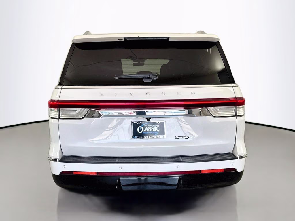 2022 Pearl Metallic Lincoln Navigator L Reserve 4X4 SUV