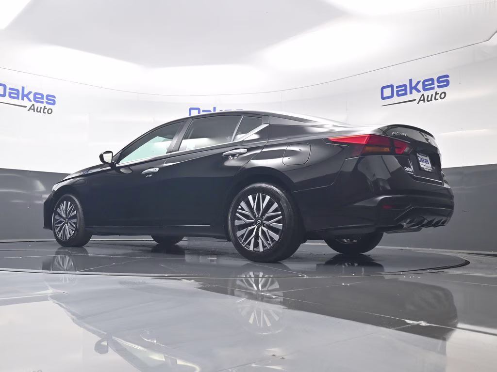 2025 Super Black Clearcoat Nissan Altima 2.5 SV FWD Sedan