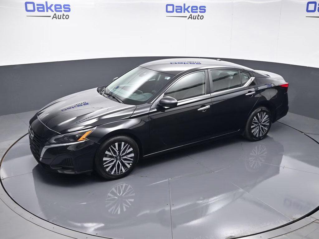 2025 Super Black Clearcoat Nissan Altima 2.5 SV FWD Sedan