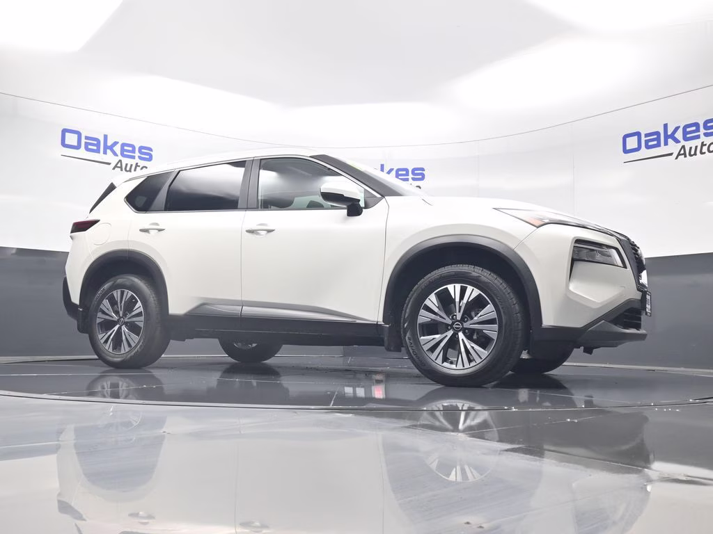 2023 Pearl White Tricoat Nissan Rogue SV AWD SUV