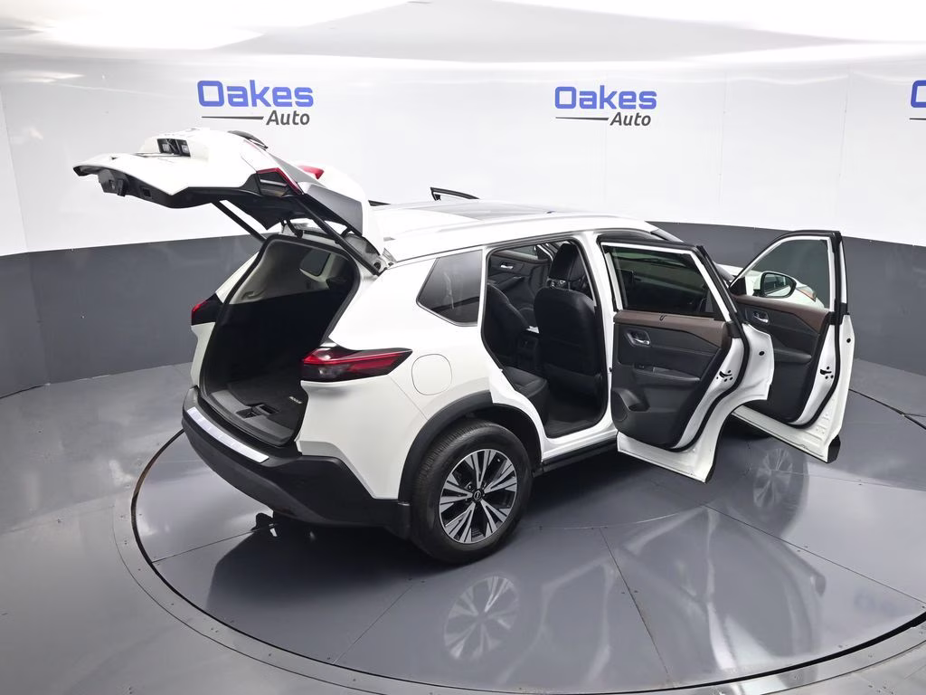 2023 Pearl White Tricoat Nissan Rogue SV AWD SUV