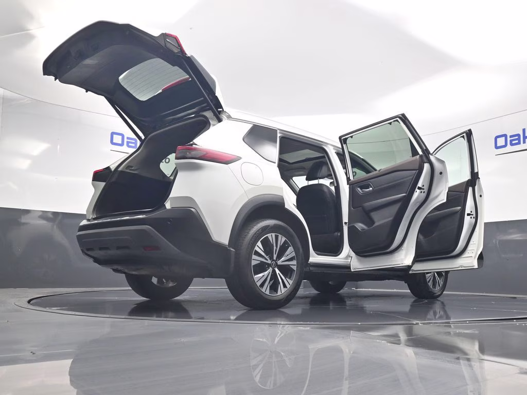 2023 Pearl White Tricoat Nissan Rogue SV AWD SUV