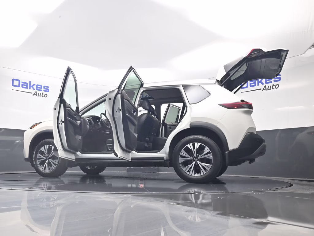 2023 Pearl White Tricoat Nissan Rogue SV AWD SUV