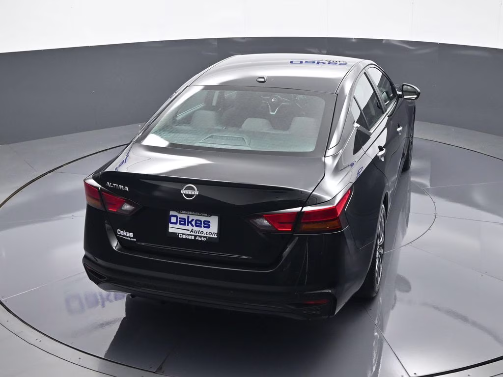2025 Super Black Clearcoat Nissan Altima 2.5 SV FWD Sedan