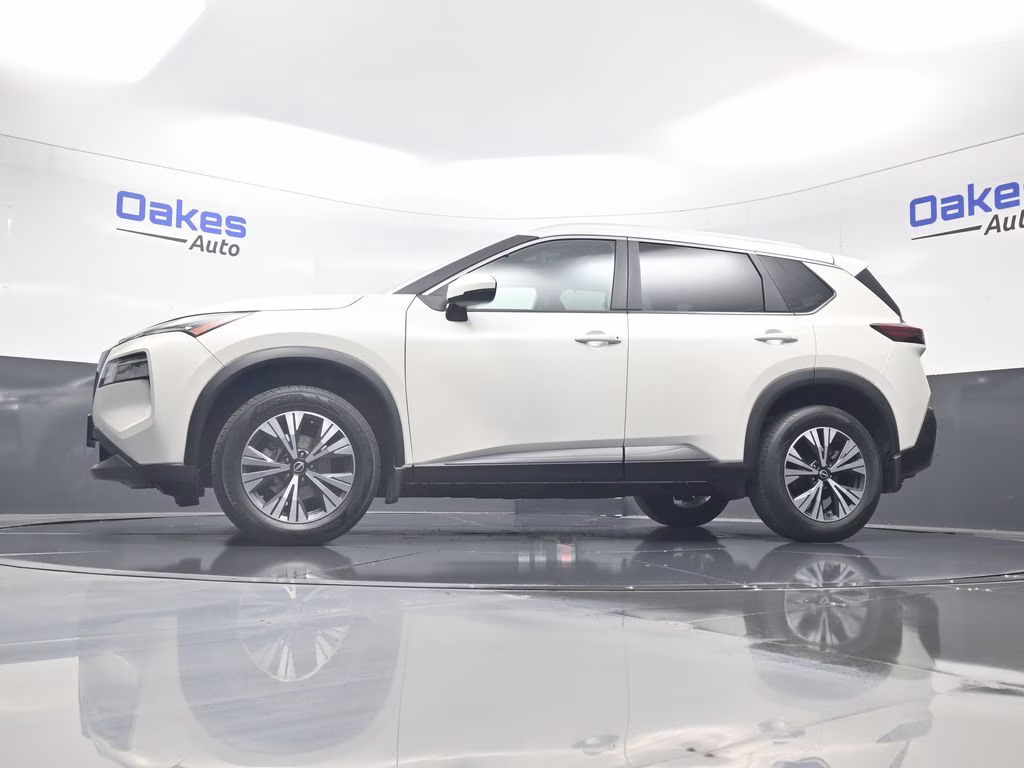 2023 Pearl White Tricoat Nissan Rogue SV AWD SUV