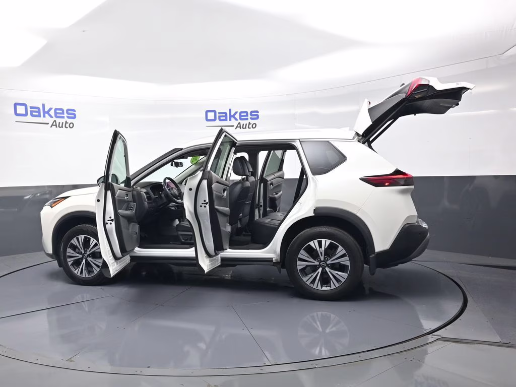 2023 Pearl White Tricoat Nissan Rogue SV AWD SUV