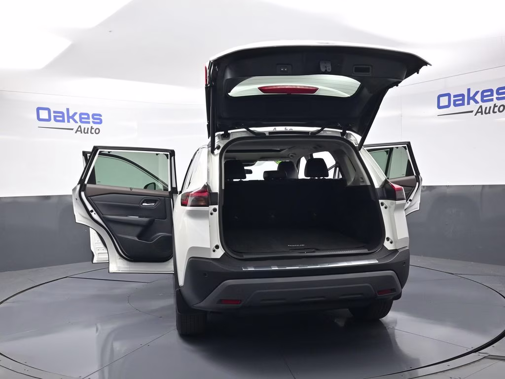 2023 Pearl White Tricoat Nissan Rogue SV AWD SUV