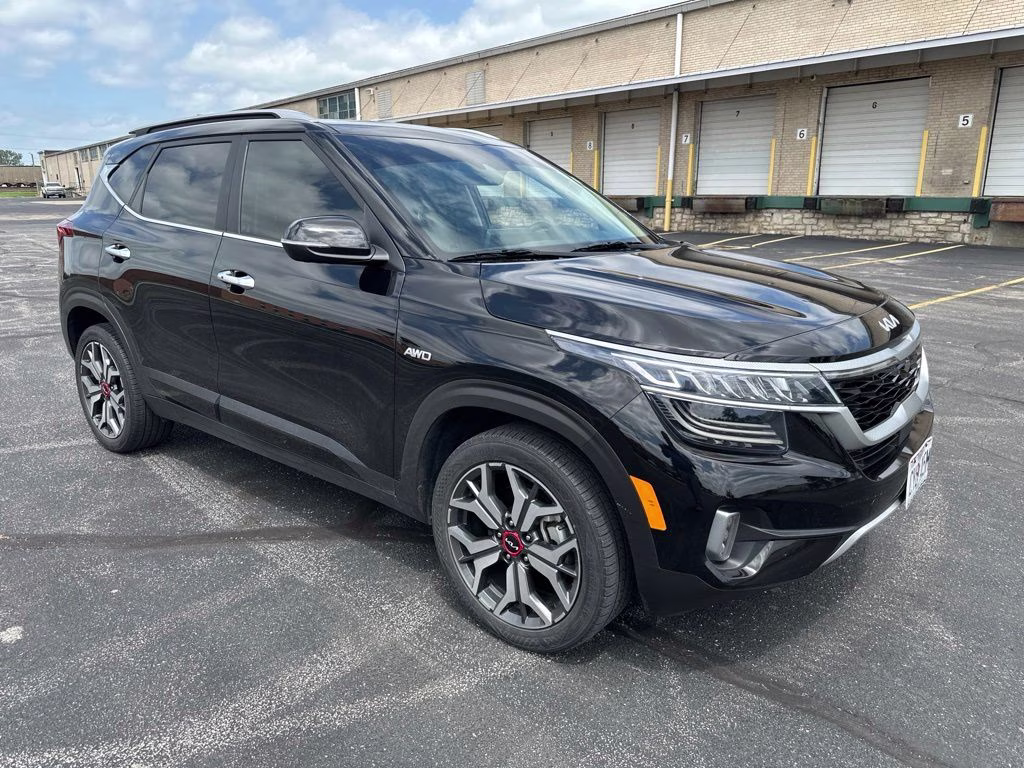 2022 Cherry Black Kia Seltos SX AWD SUV