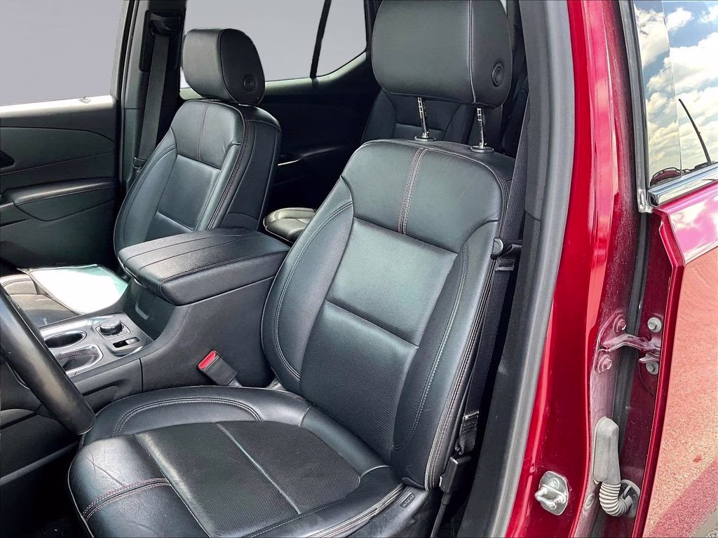 2022 Cherry Red Tintcoat Chevrolet Traverse RS AWD SUV