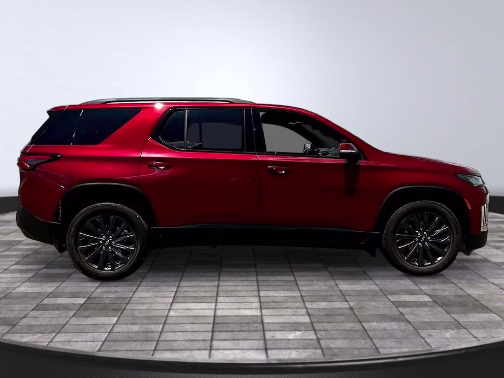 2022 Cherry Red Tintcoat Chevrolet Traverse RS AWD SUV
