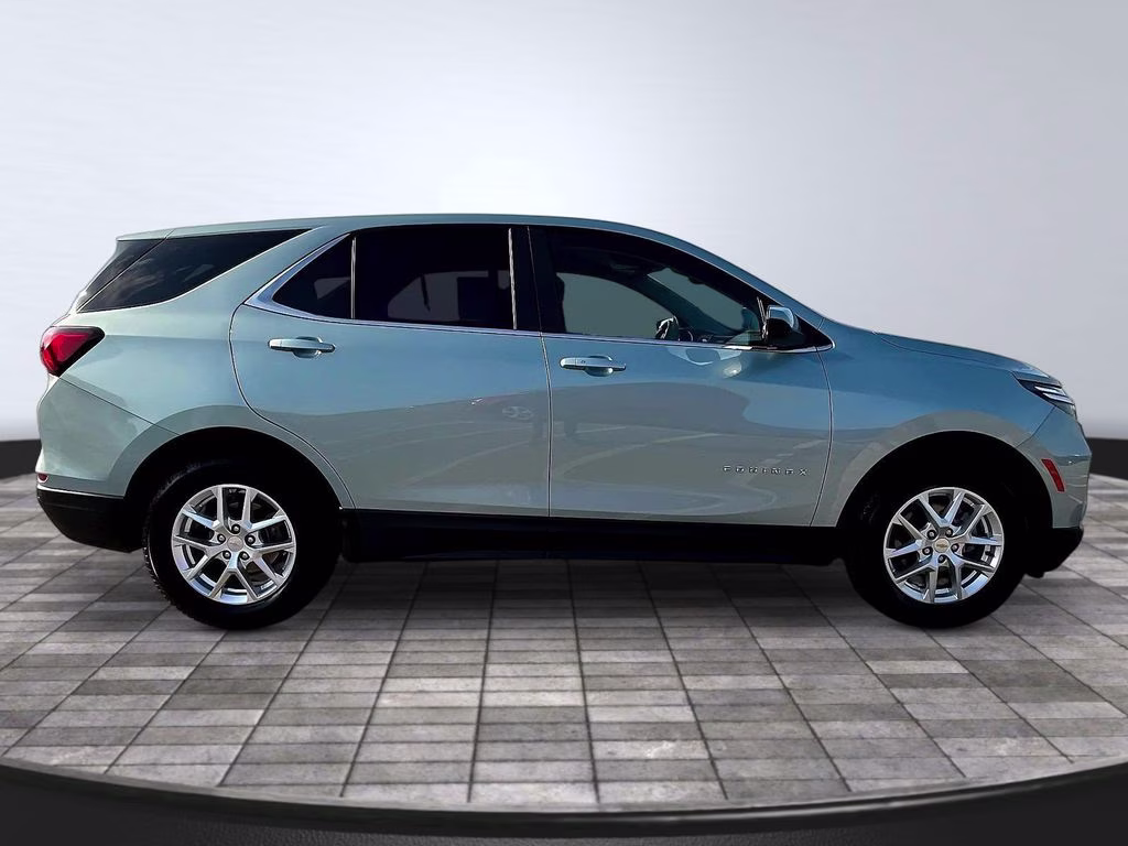 2022 Seaglass Blue Metallic Chevrolet Equinox LT AWD SUV