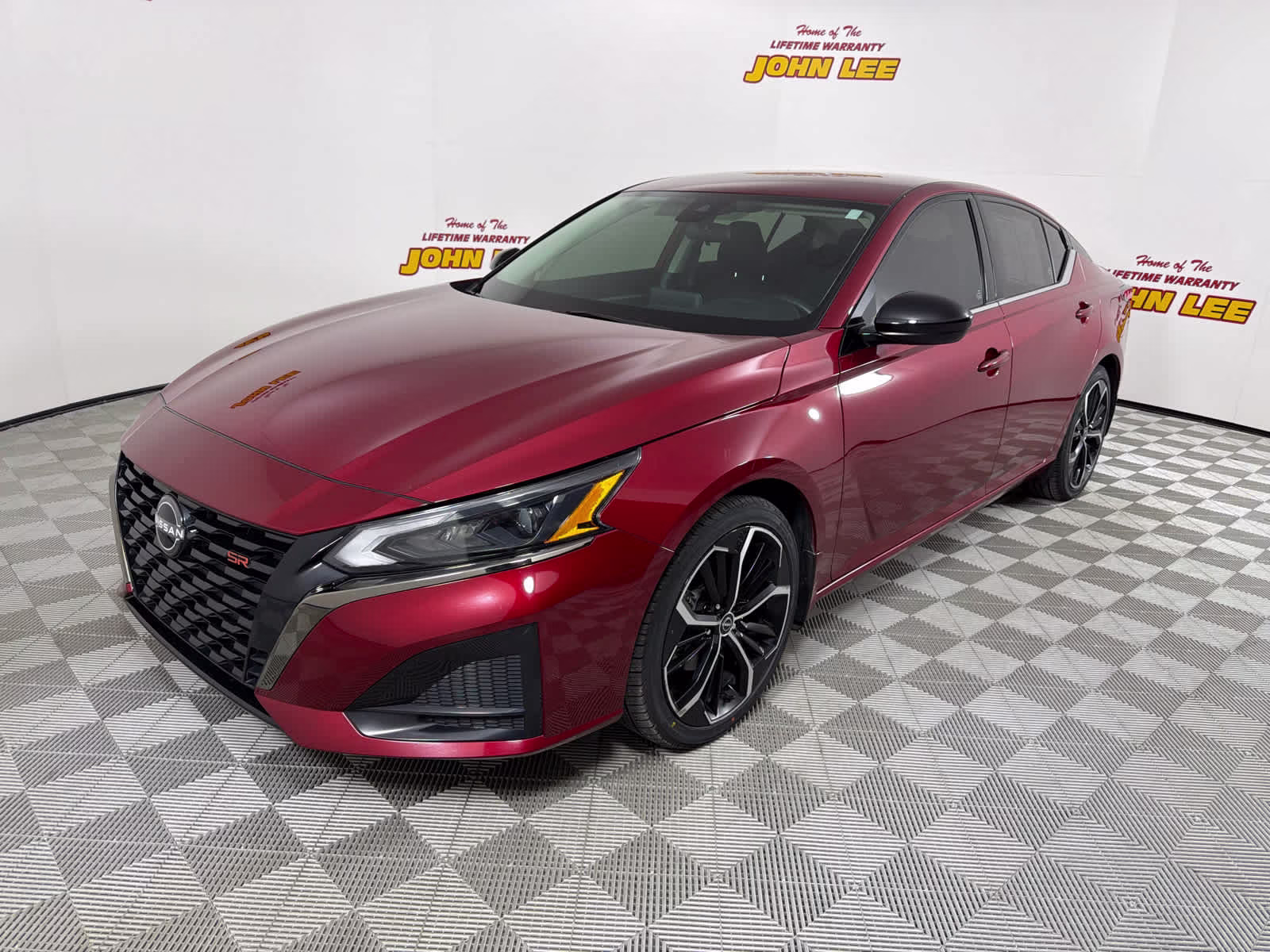 2023 Scarlet Ember Tintcoat Nissan Altima 2.5 SR FWD Sedan