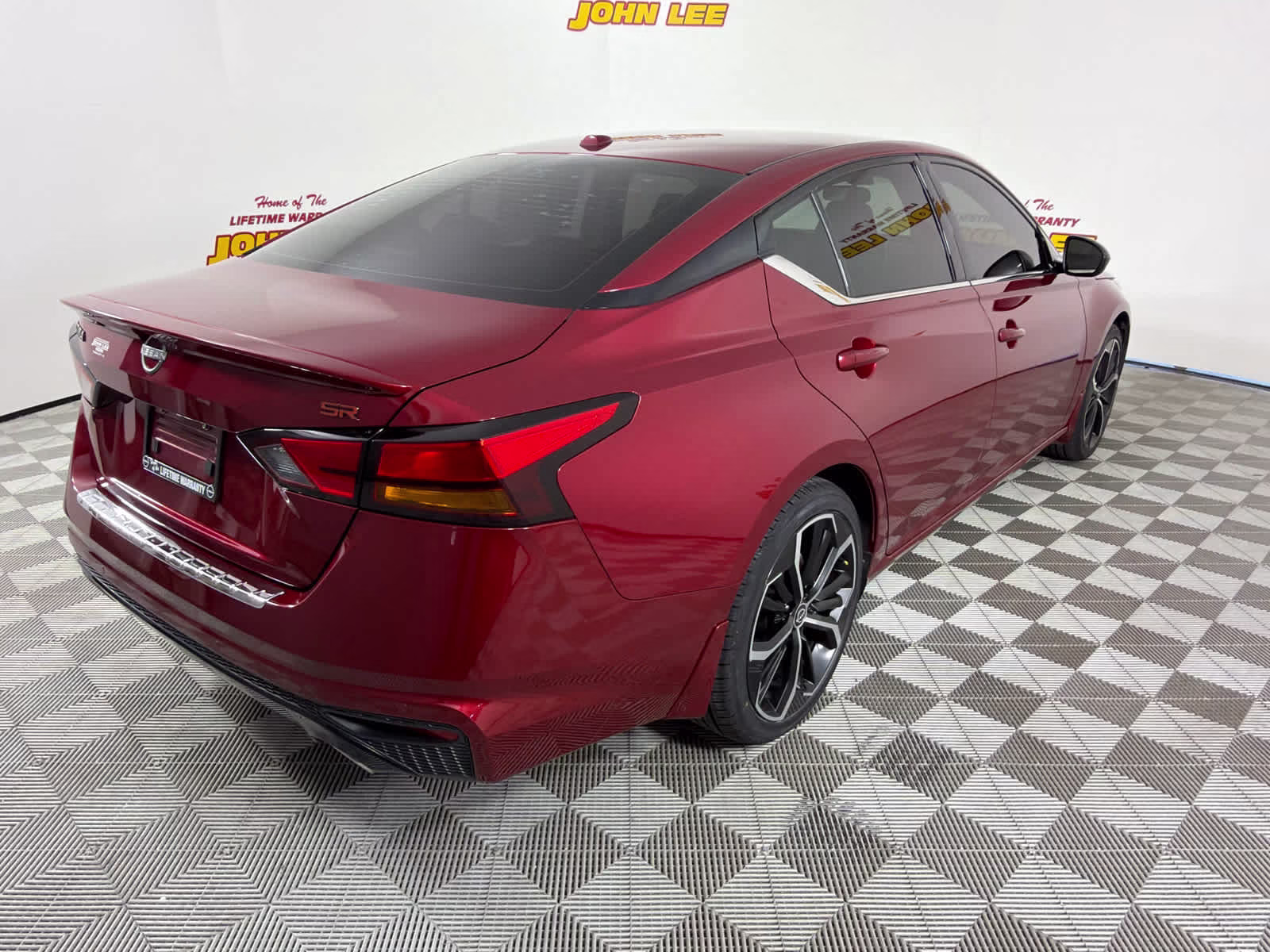 2023 Scarlet Ember Tintcoat Nissan Altima 2.5 SR FWD Sedan