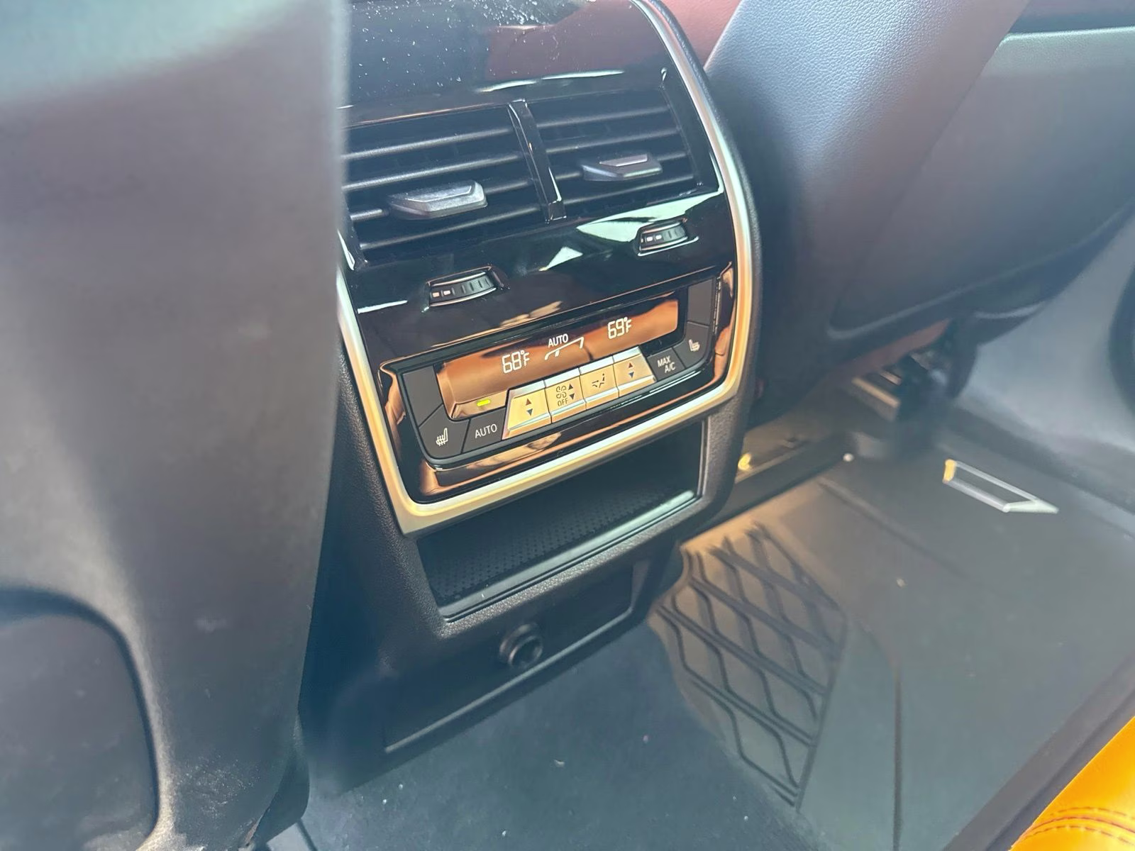 2026 Dravit Grey Metallic BMW X6 M60i AWD SUV