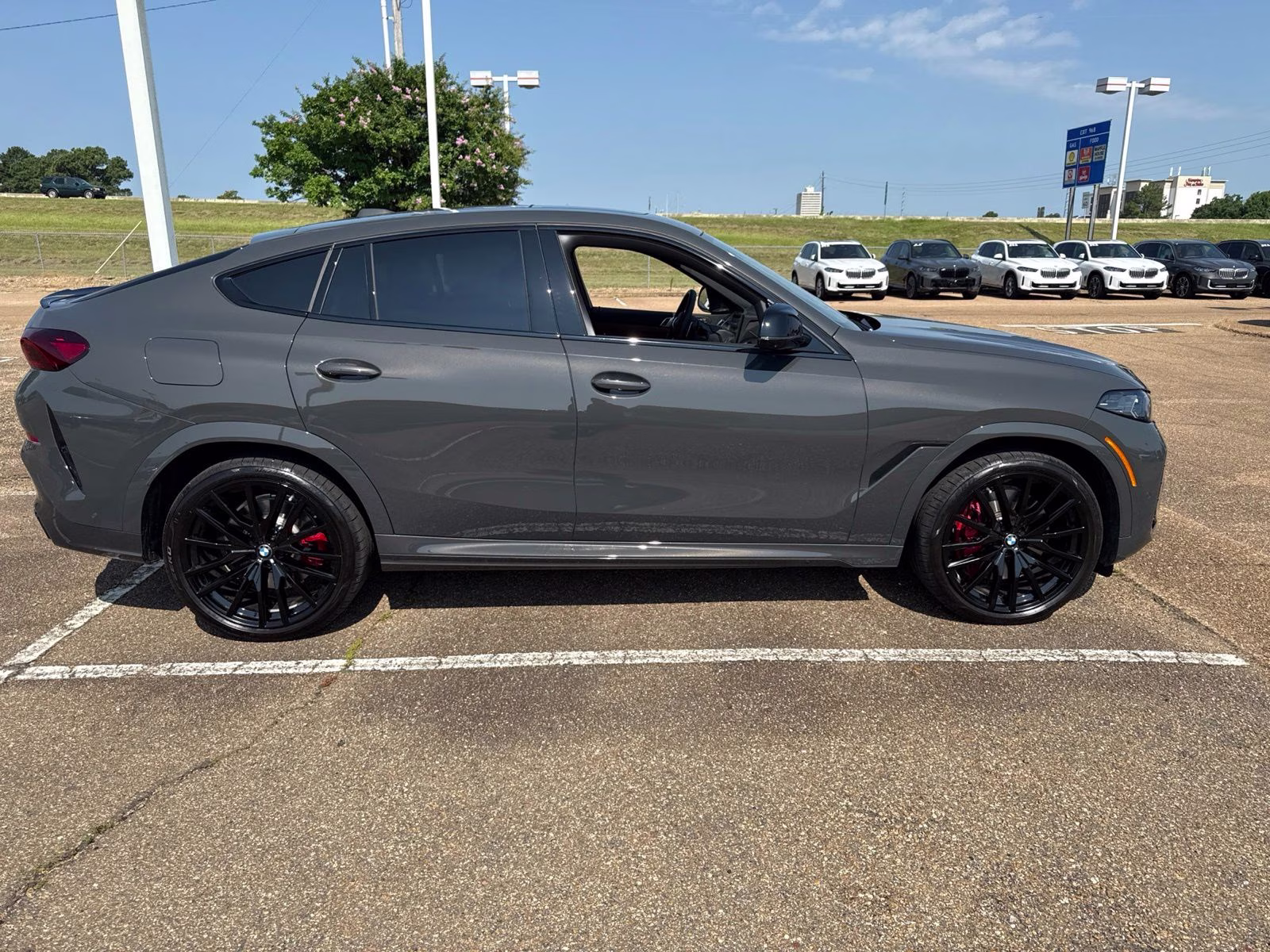 2026 Dravit Grey Metallic BMW X6 M60i AWD SUV