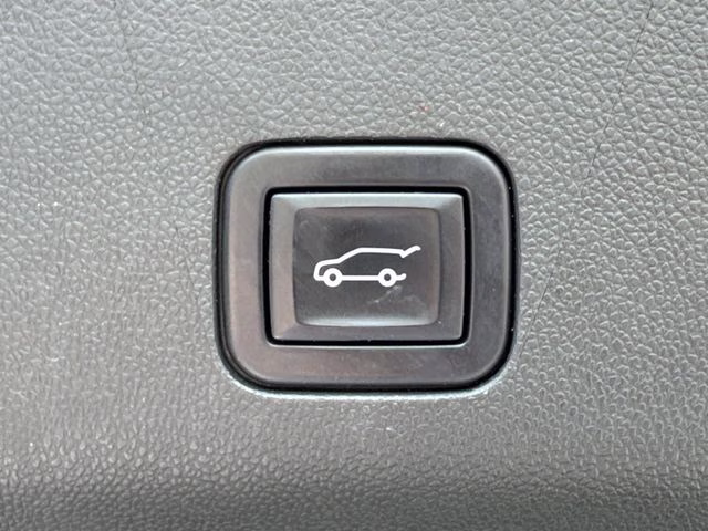 2022 Steel Metallic GMC Yukon AT4 4X4 SUV