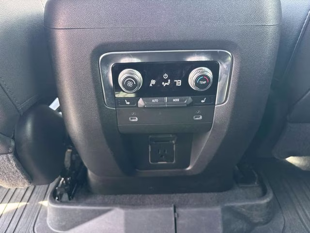 2022 Steel Metallic GMC Yukon AT4 4X4 SUV