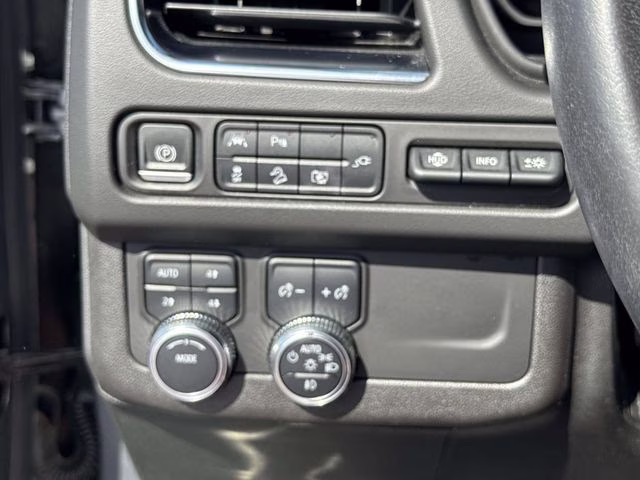 2022 Steel Metallic GMC Yukon AT4 4X4 SUV