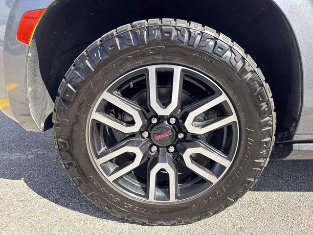 2022 Steel Metallic GMC Yukon AT4 4X4 SUV
