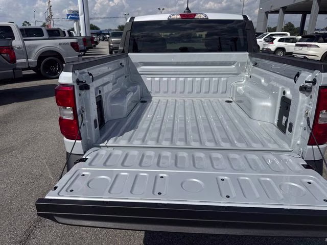 2026 White Metallic Ford Maverick XLT FWD Truck