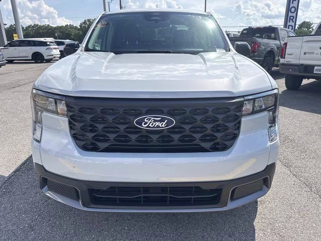 2026 White Metallic Ford Maverick XLT FWD Truck