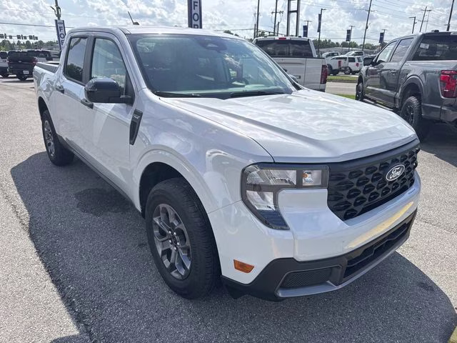 2026 White Metallic Ford Maverick XLT FWD Truck