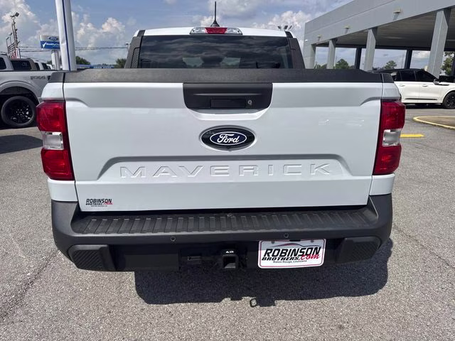 2026 White Metallic Ford Maverick XLT FWD Truck