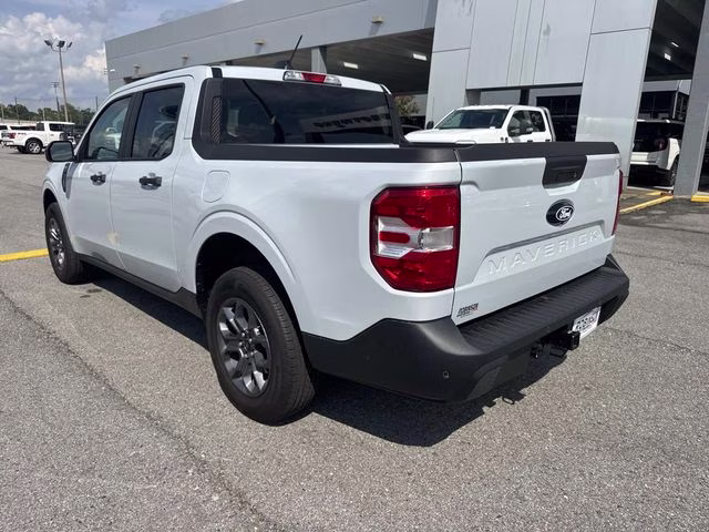 2026 White Metallic Ford Maverick XLT FWD Truck