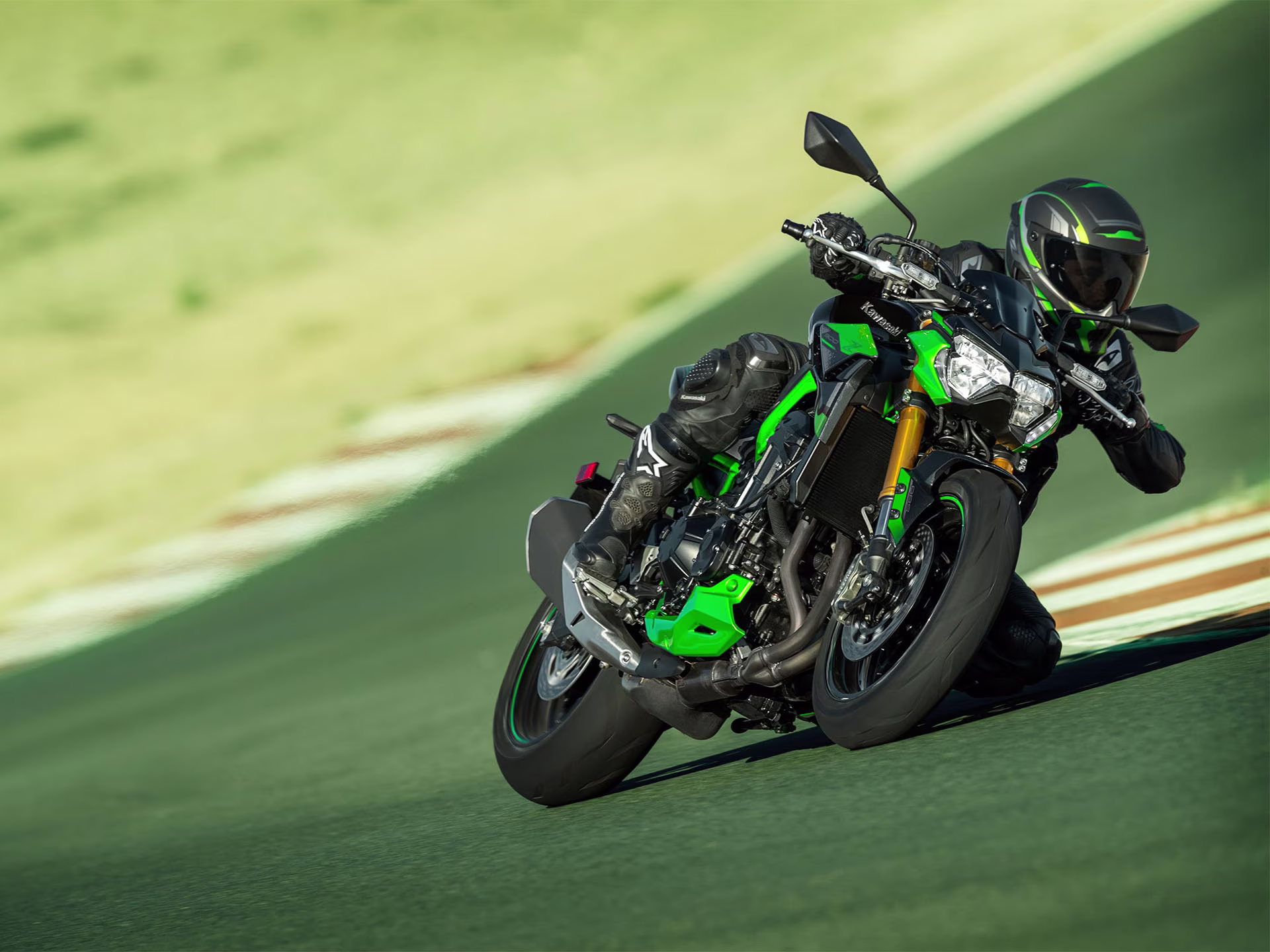 2024 Metallic Spark Black / Metallic Matte Graphenesteel Gray / Candy Lime Green Kawasaki Z900 SE ABS Motorcycle